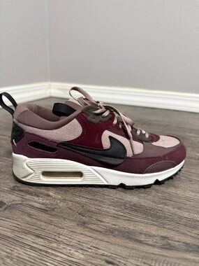 Nike burgundy Air Max Futura, women’s size 6